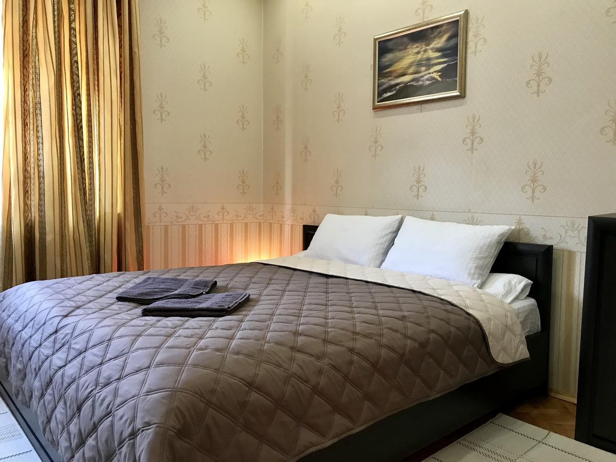 Large Apartment In The City Center ムカチェヴォ エクステリア 写真